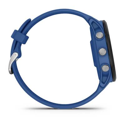 Blaue Sportuhr mit drei seitlichen Knöpfen, schmalem Profil und einem minimalistischen Design.