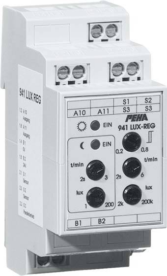 Elektronisches Zeitrelais mit Einstellknöpfen und Beschriftungen; Modell '941 LUX-REG' von der Marke Feha.