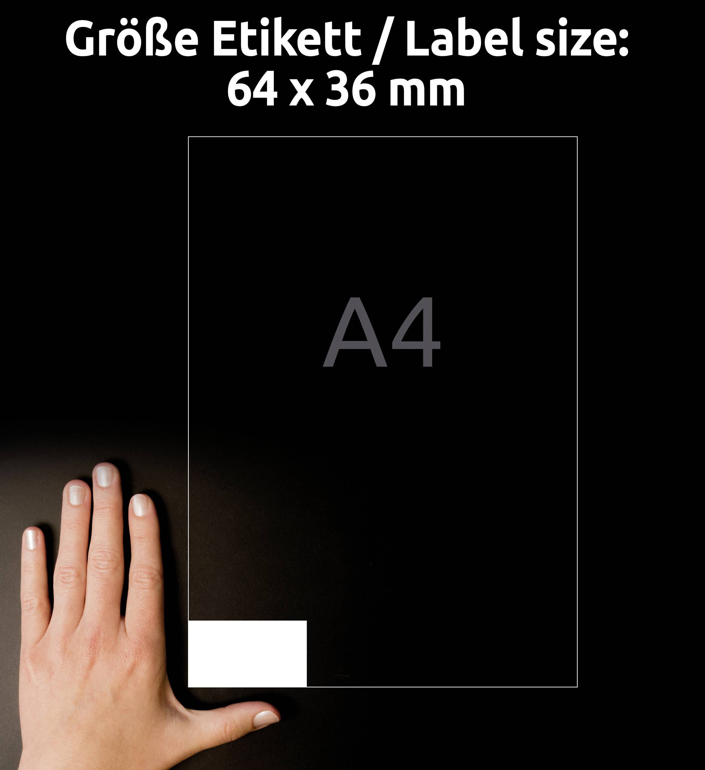 'A4-Blatt mit Hand zur Größenreferenz. Etikettgröße: 64 x 36 mm, links unten platziert.'