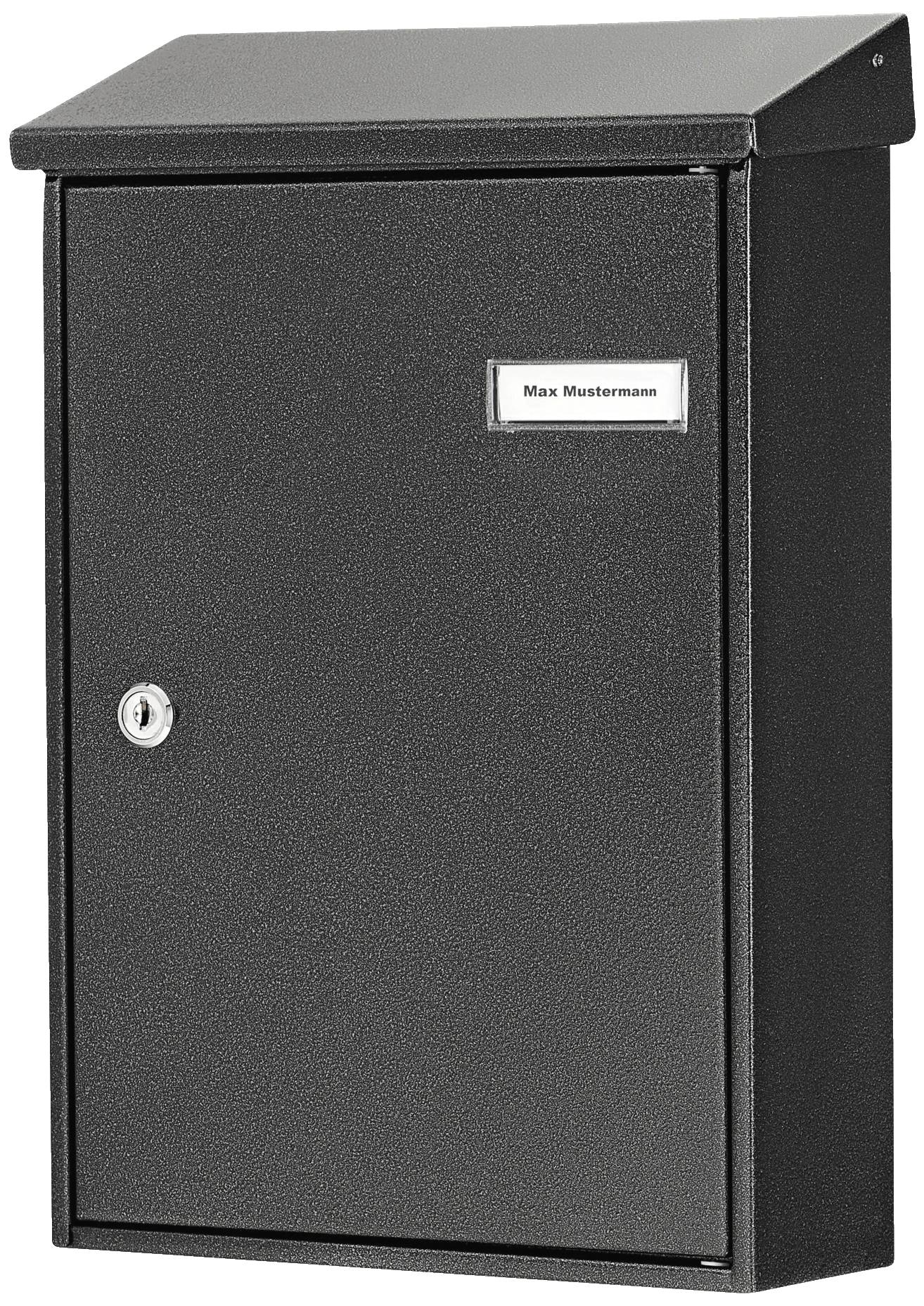 Schwarzer Wandbriefkasten mit abschließbarer Tür und einem Namensschild mit der Aufschrift 'Max Mustermann'.