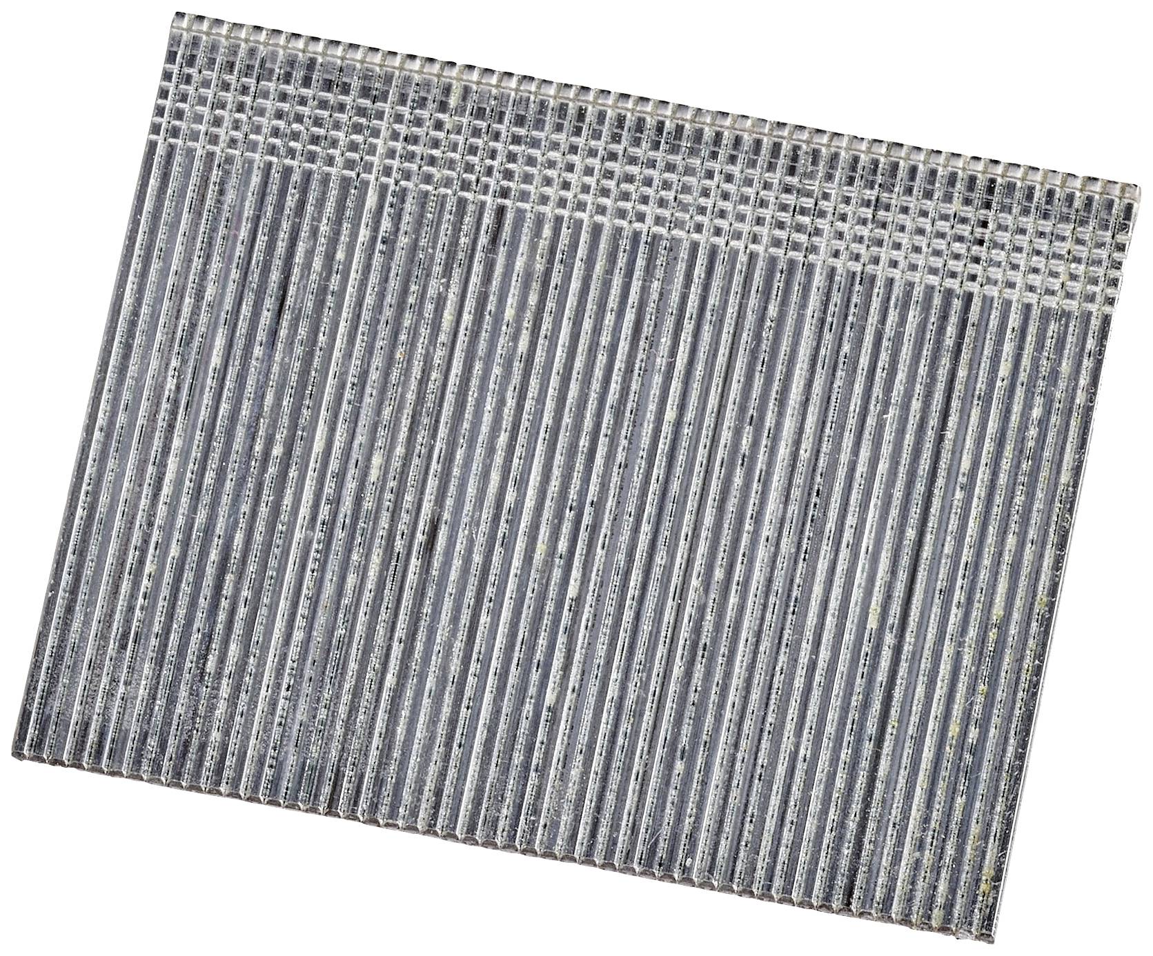 Metallische Nägel sind dicht nebeneinander in einer flachen, rechteckigen Formation angeordnet, ideal für Bauzwecke.