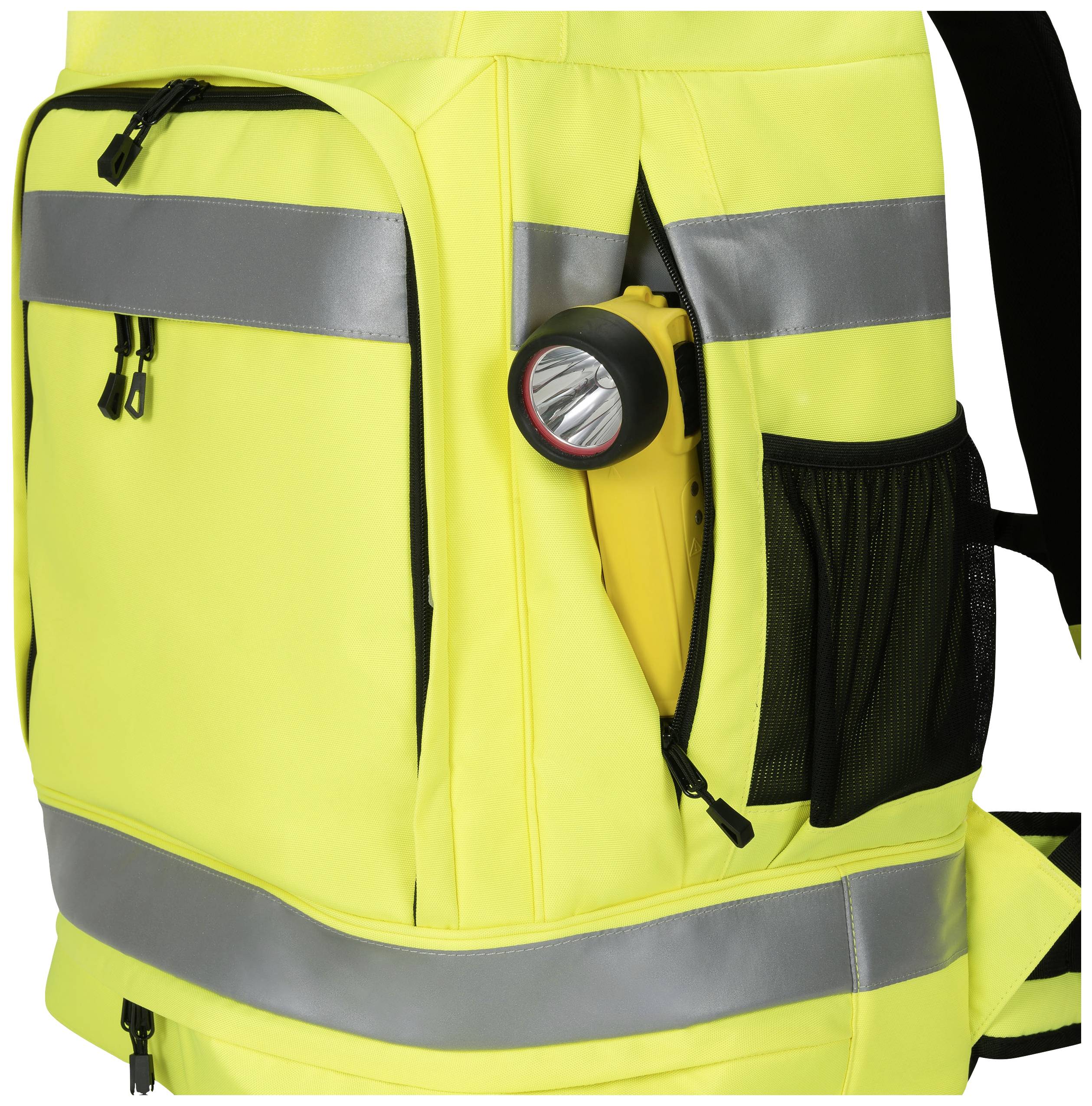 Gelber Rucksack mit reflektierenden Streifen, zeigt eine seitliche Netztasche mit einer darin platzierten Taschenlampe.