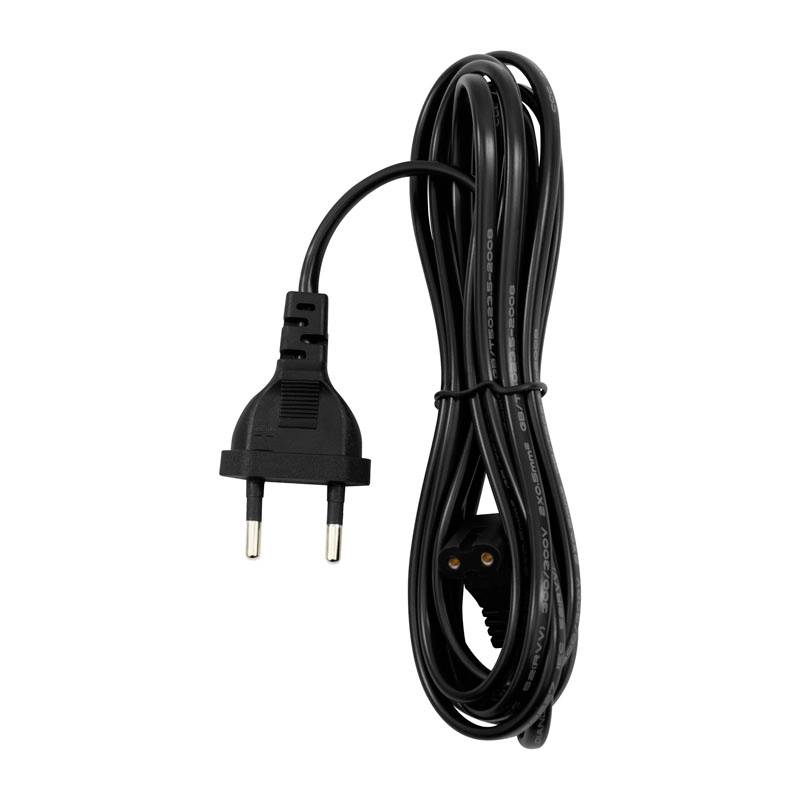 Schwarzes Netzkabel mit europäischem Schuko-Stecker, zusammengerollt, auf weißem Hintergrund.