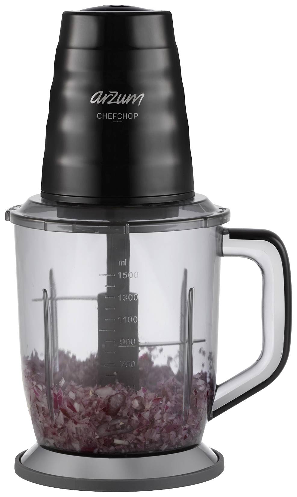 Küchenmaschine mit schwarzem Deckel und Messbecher, gefüllt mit gehackten roten Zwiebeln.