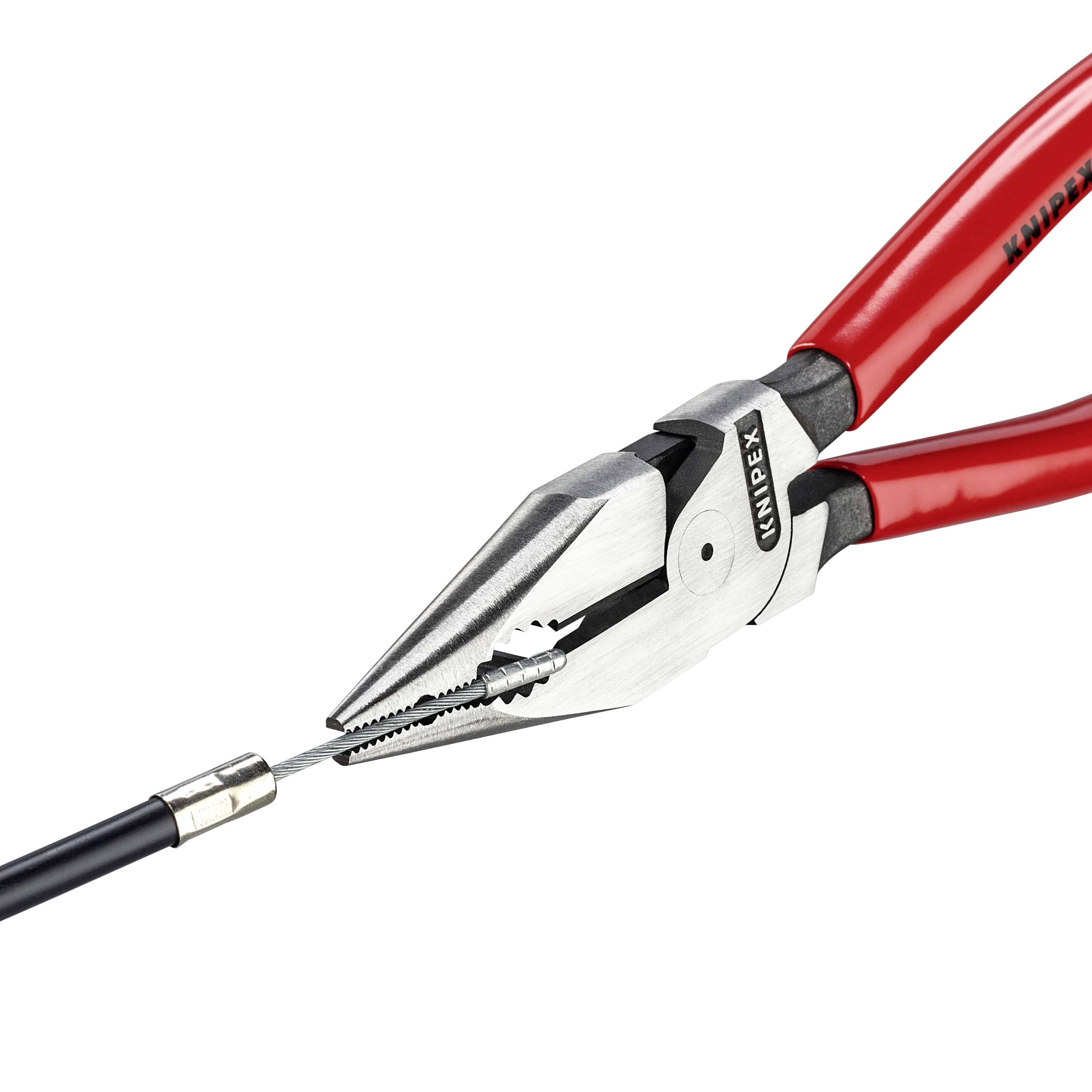 Zange mit rotem Griff hält ein Kabel, bereit für handwerkliche Arbeiten.