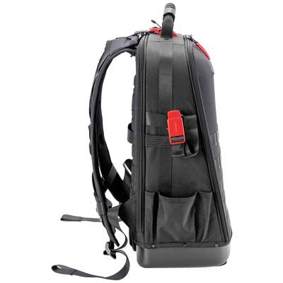 Schwarzer Rucksack mit mehreren Fächern und rotem Schnallenverschluss, seitlich abgebildet.