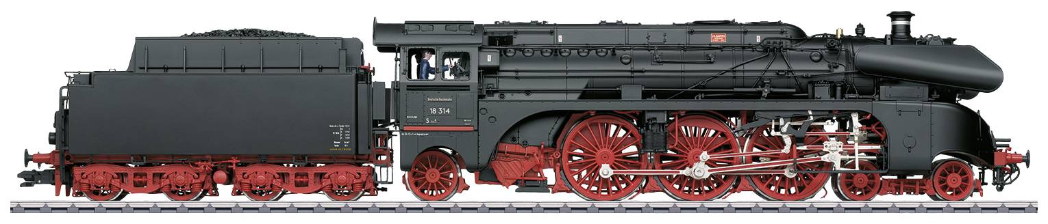Historische Dampflokomotive mit schwarz-rotem Design auf Gleisen, zeigt komplexe Antriebstechnik und mehrere Räder.