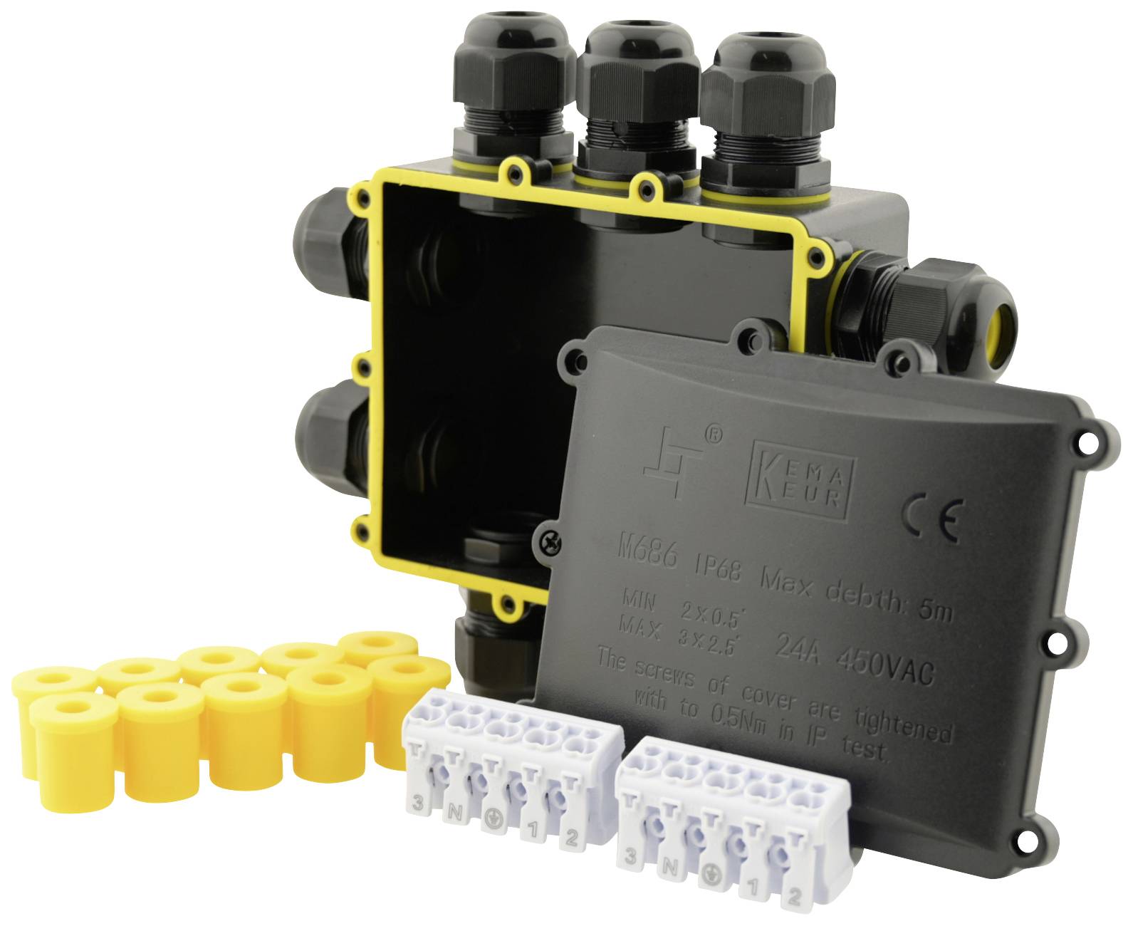 Schwarze Kabelverteilerdose mit abnehmbarer Abdeckung und gelben Dichtungen. Enthält weiße Klemmenblöcke. Für elektrische Installationen.