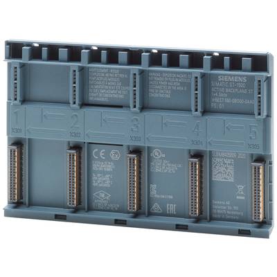 Ein graues Siemens PLC-Backplane-Modul mit mehreren Steckplätzen und technischen Markierungen, Modell S7-1500, für industrielle Anwendungen.