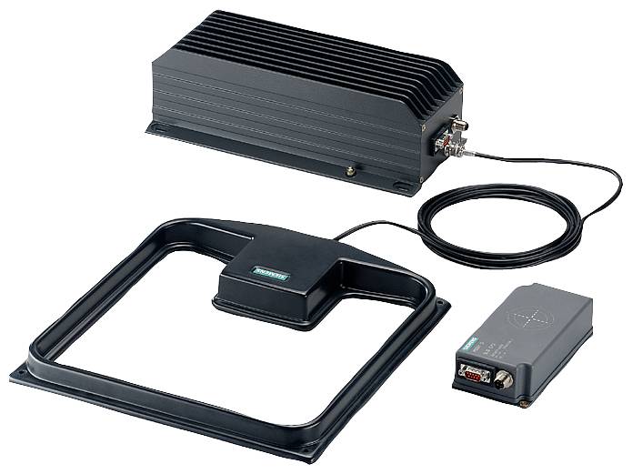 Ein RFID-System mit rechteckiger Lesespule, einem Empfänger und einem Steuergerät. Kabel verbinden die Komponenten.