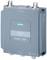Ein grauer Siemens SCALANCE W700 Netzwerk-Router mit mehreren Anschlussmöglichkeiten. Oben steht 'Do not remove while operating'.