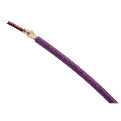 Ein violettes Kunststoffglasfaserkabel mit schwarzem und rotem Innenkern. Kabelbeschriftung: 'PROFIBUS PLASTIC FIBER OPTIC 6XV1 821-0AH10'.