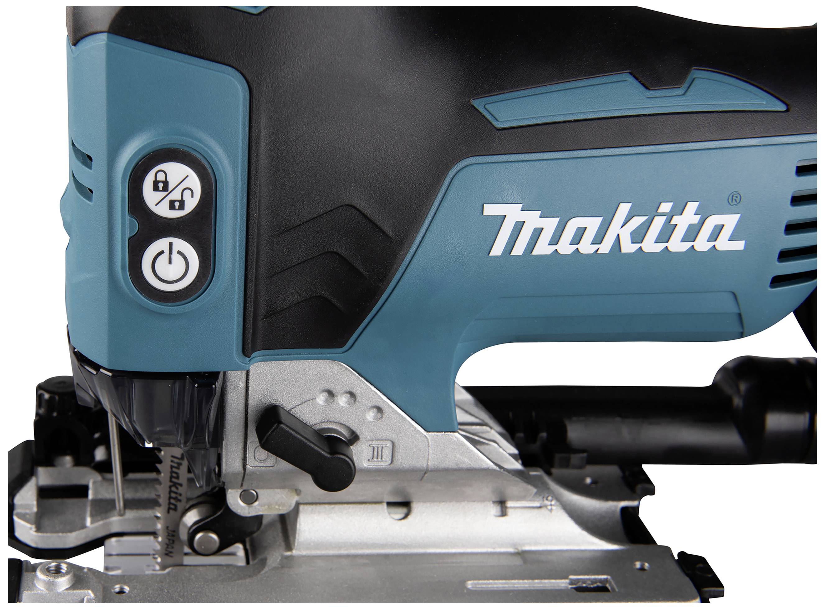 Nahaufnahme einer blauen Makita-Stichsäge, mit Ein-/Ausschaltern und Sicherheitsverschlüssen, montiert auf einer Metallbasis.