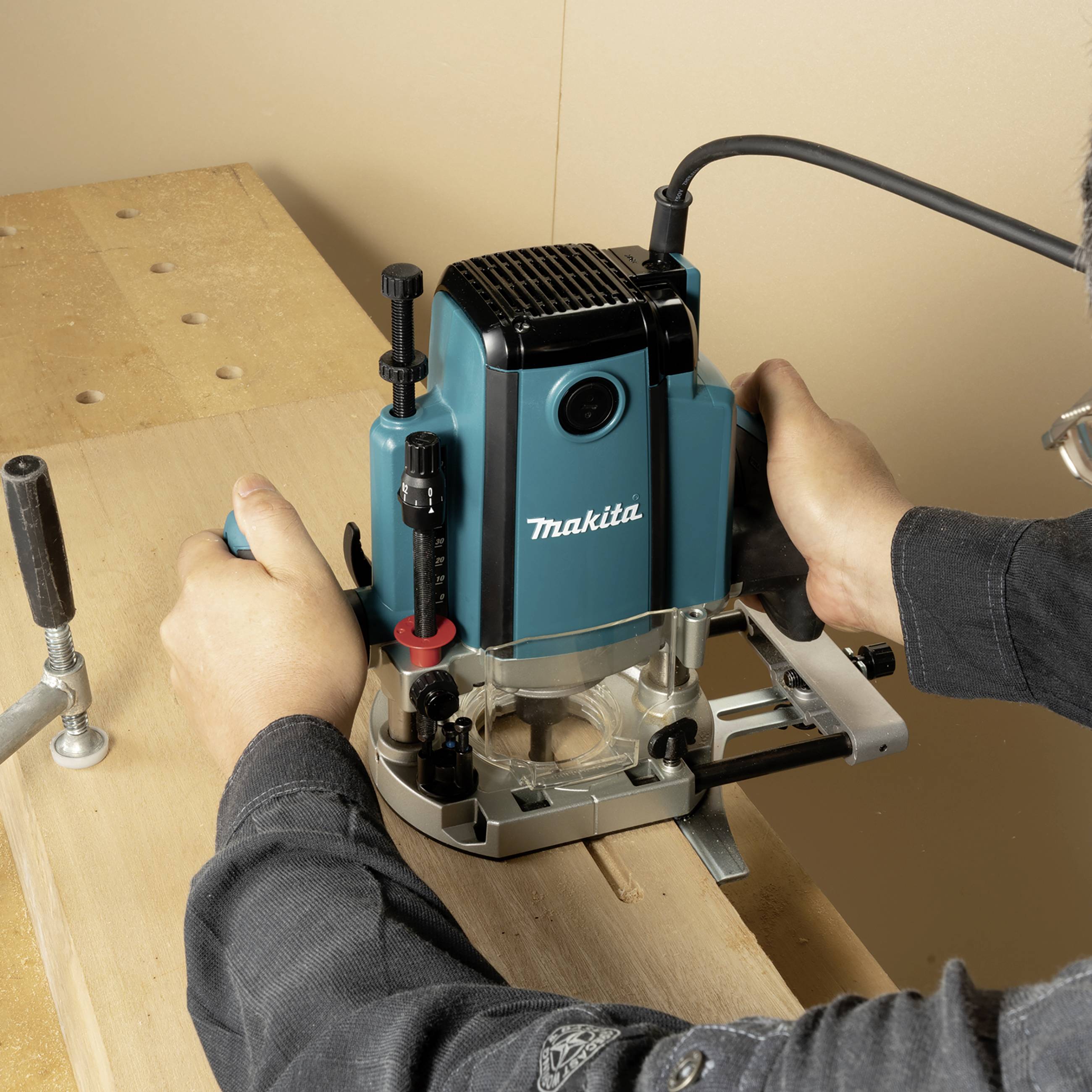 Makita RP1802X07, Oberfräse +Koffer 1850 W-13