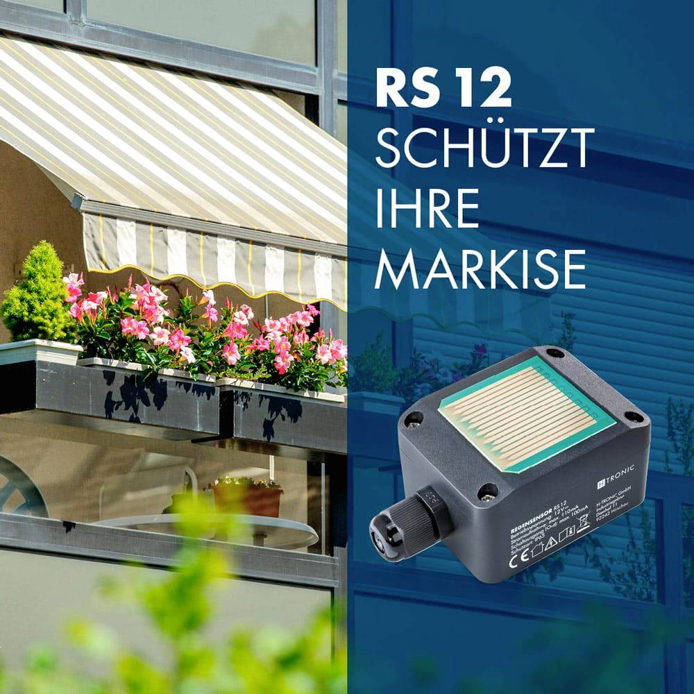'RS 12 schützt Ihre Markise' zeigt ein Sonnenschutzsensor vor einem Gebäude mit Markisen und blühenden Pflanzen.
