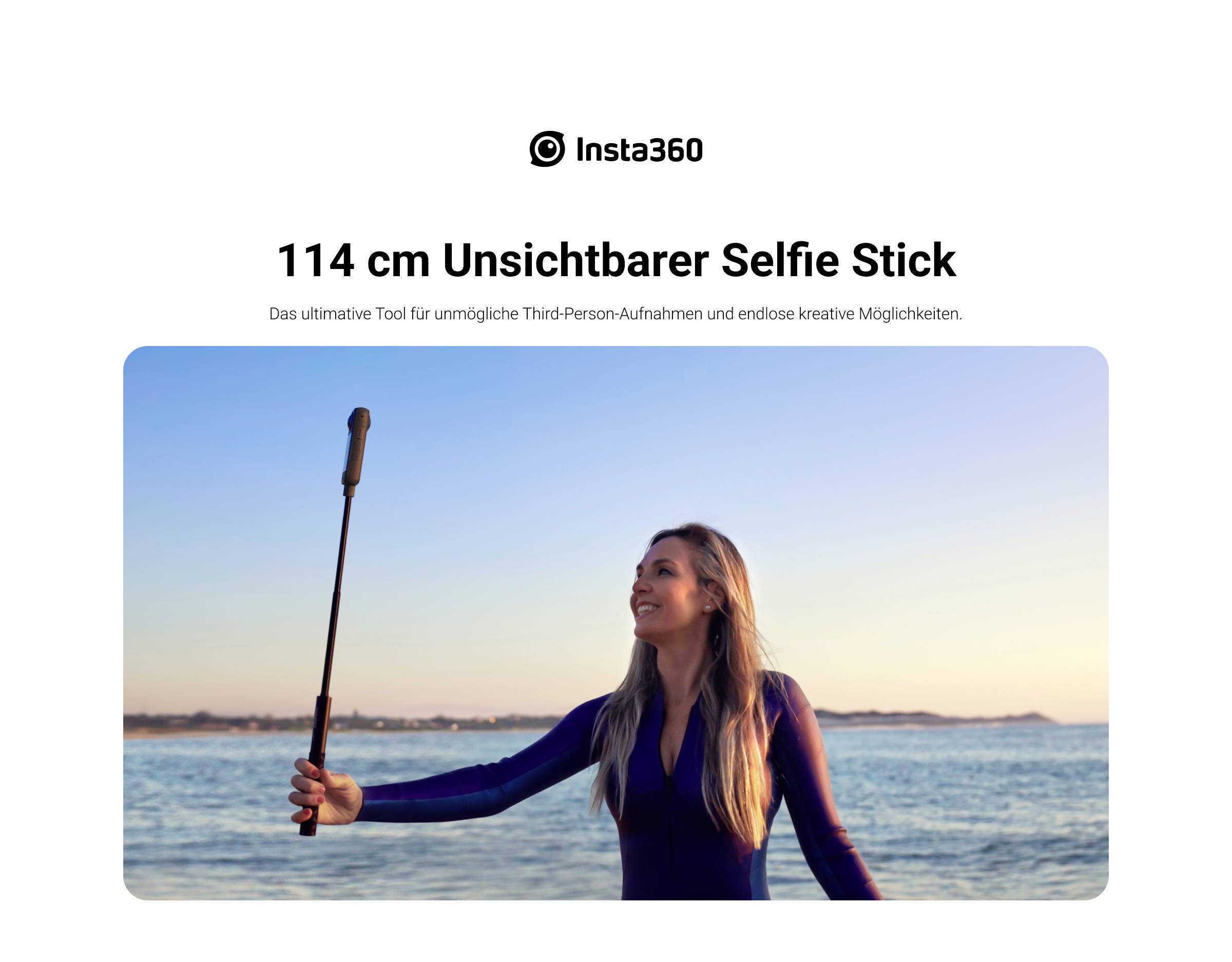 Eine Frau hält einen Selfie-Stick am Strand. Text: '114 cm Unsichtbarer Selfie Stick'.