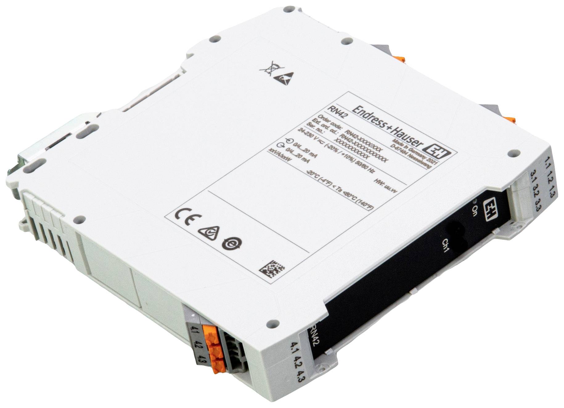 Ein weißes elektronisches Gerät von Endress+Hauser mit verschiedenen Anschlüssen und Sicherheitskennzeichnungen auf der Oberseite.