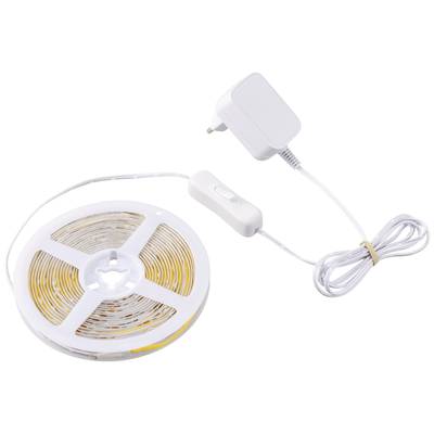 Eine LED-Lichterkette auf einer Rolle, verbunden mit einem weißen Netzkabel und einem Steckernetzteil.