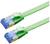 'Zwei grüne Ethernet-Kabel mit blauen Steckern, die für Netzwerkverbindungen verwendet werden, liegen nebeneinander auf weißem Hintergrund.'