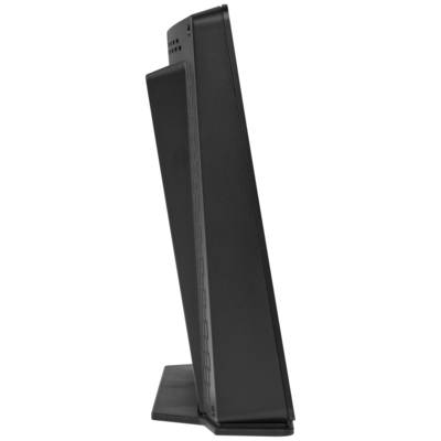 Ein schwarzer PC-Gehäuse in schlankem, vertikalen Design, auf einer Standhalterung stehend, Seitenansicht.