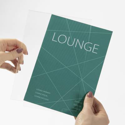 Zwei Hände halten eine Karte mit der Aufschrift 'LOUNGE'. Unten stehen Preise für verschiedene Lounge-Typen: Ordinary, Special, Exclusive.