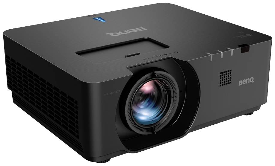 Schwarzer Projektor von BenQ mit sichtbarer Linse, geeignet für Präsentationen oder Heimkinoanwendungen.
