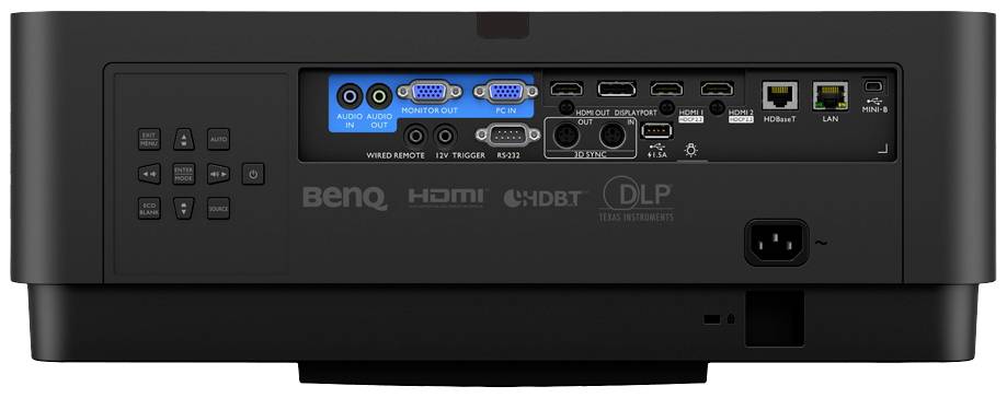 Rückansicht eines Projektors mit verschiedenen Anschlussmöglichkeiten: HDMI, VGA, USB und Audio-Eingänge, seitlich sind Bedienelemente.