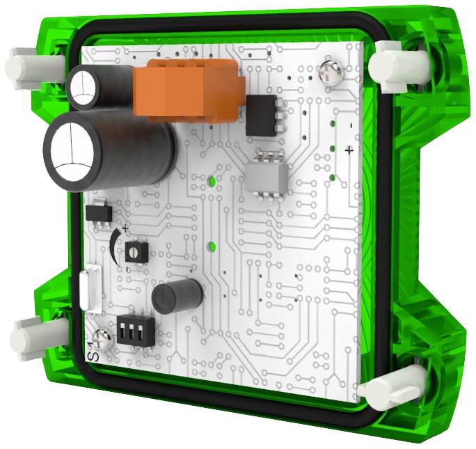Elektronische Leiterplatte mit grüner Halterung und mehreren Komponenten wie Kondensatoren und einem orangefarbenen Anschluss oben.