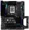 Mainboard von ASRock, Modell Z690 Extreme. Zeigt diverse Anschlüsse und Steckplätze für Prozessor, RAM und Erweiterungskarten.