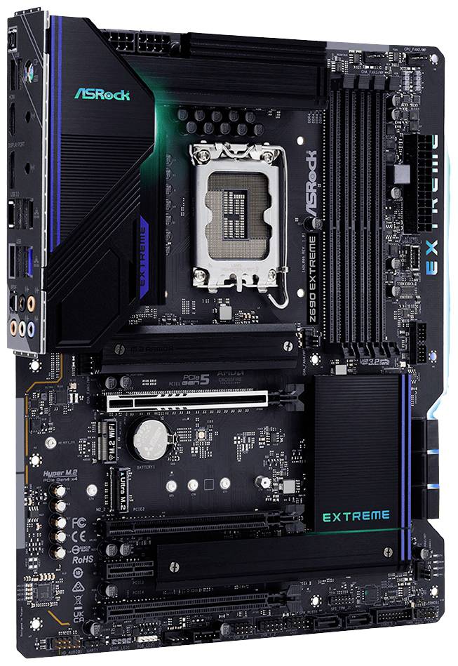 'ASRock Z690 Extreme' Hauptplatine, Intel Sockel LGA 1700, mehrere RAM-Steckplätze, PCIe-Steckplätze, USB-Ports.