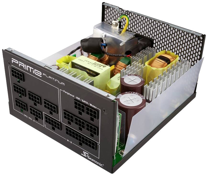 Ein offenes Computernetzteil mit sichtbaren Komponenten wie Kondensatoren, Kühlkörpern und Spulen. Modellname 'Prime Platinum'.
