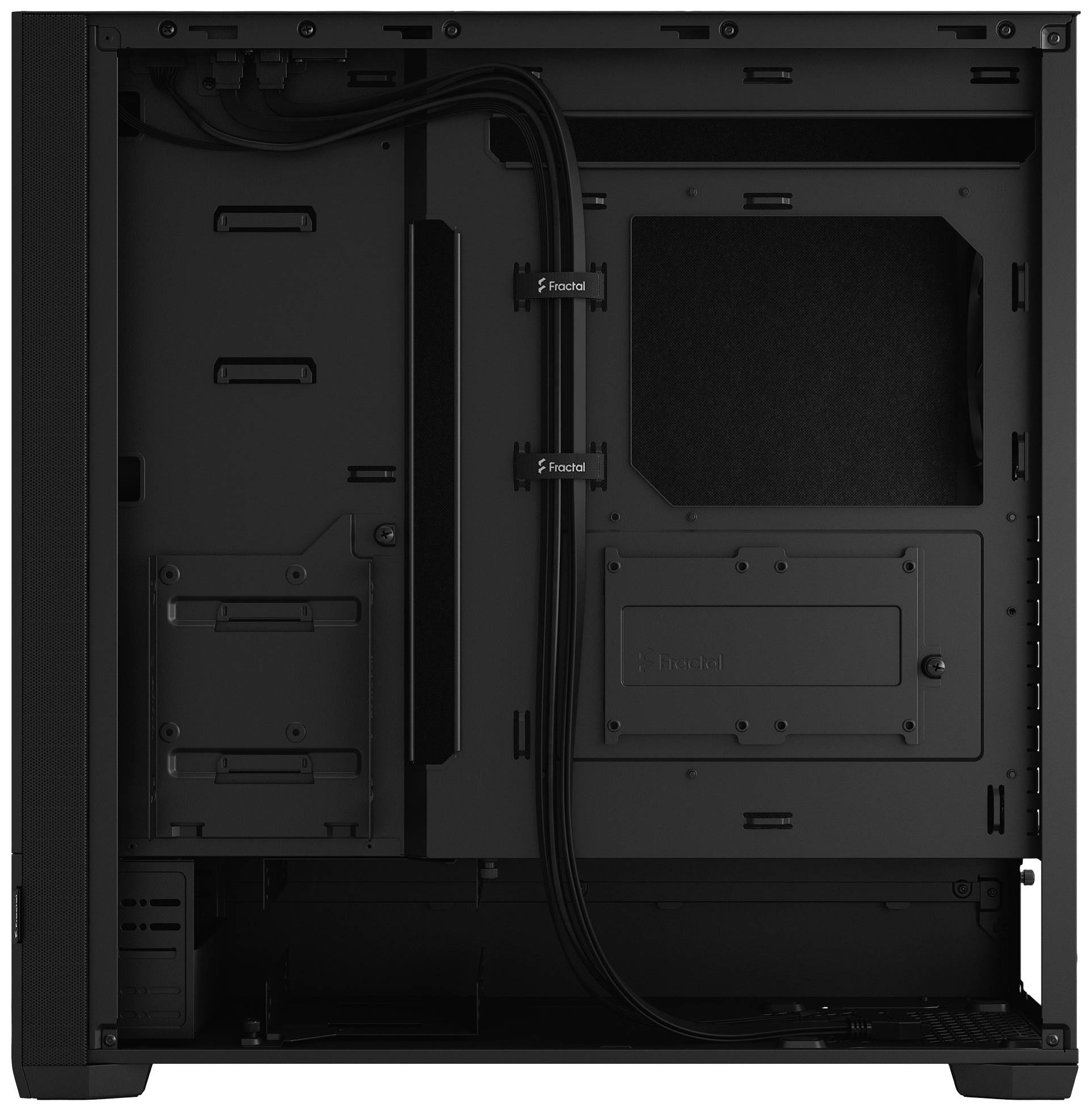 Schwarzes Computergehäuse von innen, mit sichtbaren Kabeln und leeren Laufwerksschächten, minimalistisch und geräumig.