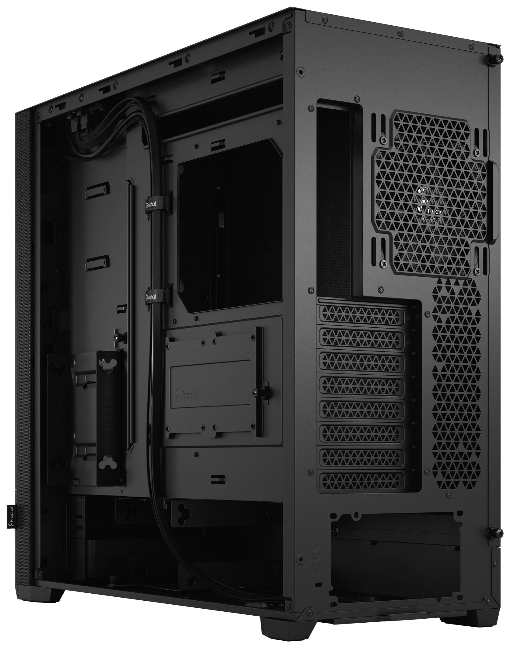 Ein offenes, schwarzes Computergehäuse mit sichtbaren Lüftungsgittern, Kabeln und Befestigungspunkten für Komponenten im Inneren.