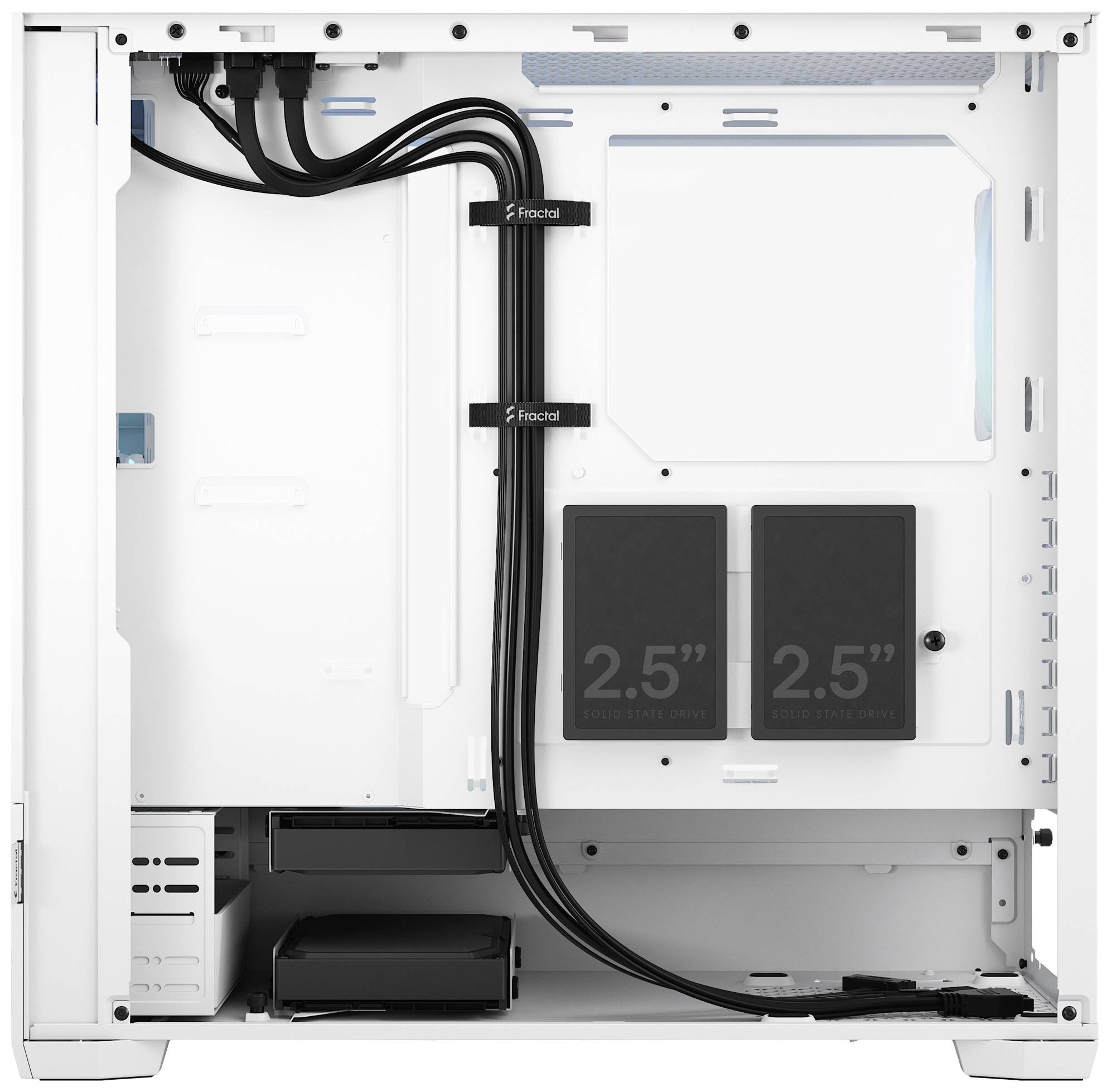 Innenansicht eines Computergehäuses mit Kabelmanagement, zwei SSD-Halterungen und freiem Platz für Komponenteninstallation.