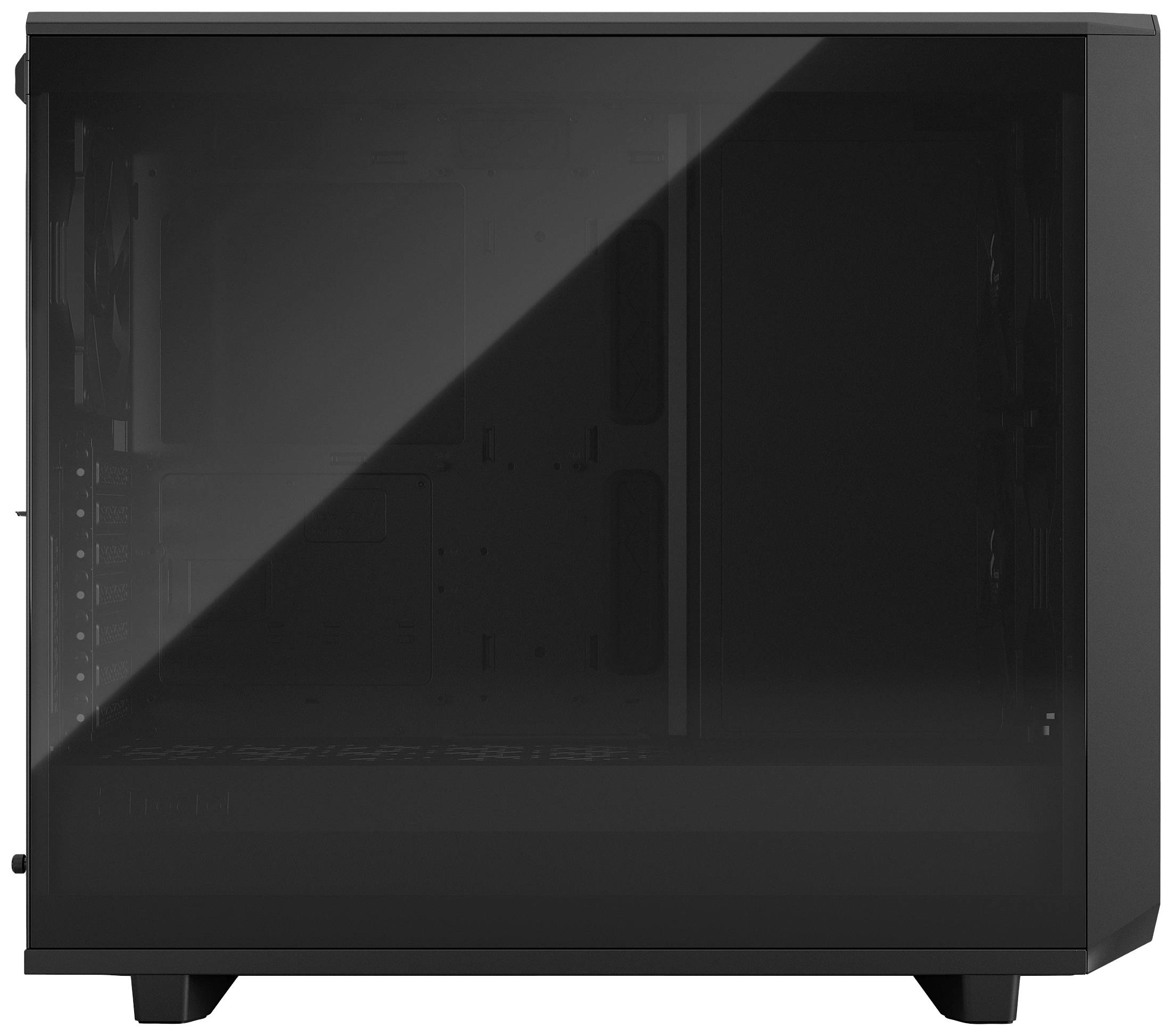 Schwarzes Computergehäuse mit transparentem Seitenteil, das einen Blick ins Innere ermöglicht.