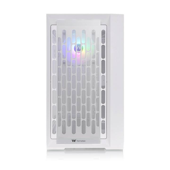Weißes Computergehäuse von vorne, mit RGB-Beleuchtung sichtbar hinter einem Gittermuster auf der Frontplatte.