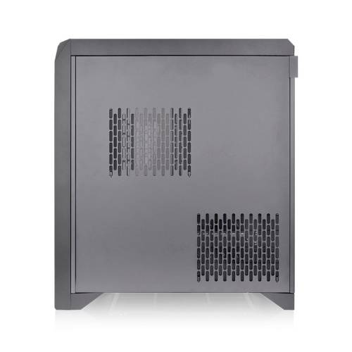 Graues Computergehäuse mit zwei Lüftungsgittern an der Seitenwand, bietet gute Belüftung für interne Komponenten.