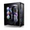 Ein hochmoderner Gaming-PC mit RGB-Beleuchtung und Wasserkühlung im Inneren eines transparenten Gehäuses.