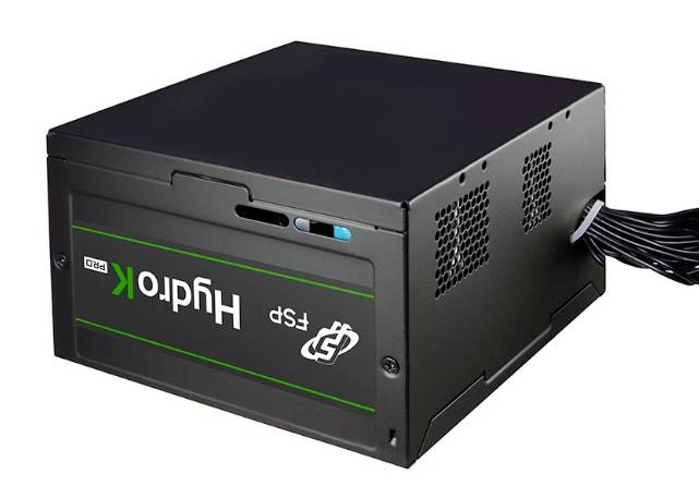 Schwarzes Computer-Netzteil mit der Aufschrift 'FSP Hydro K PRO', rechts Kabelanschlüsse.