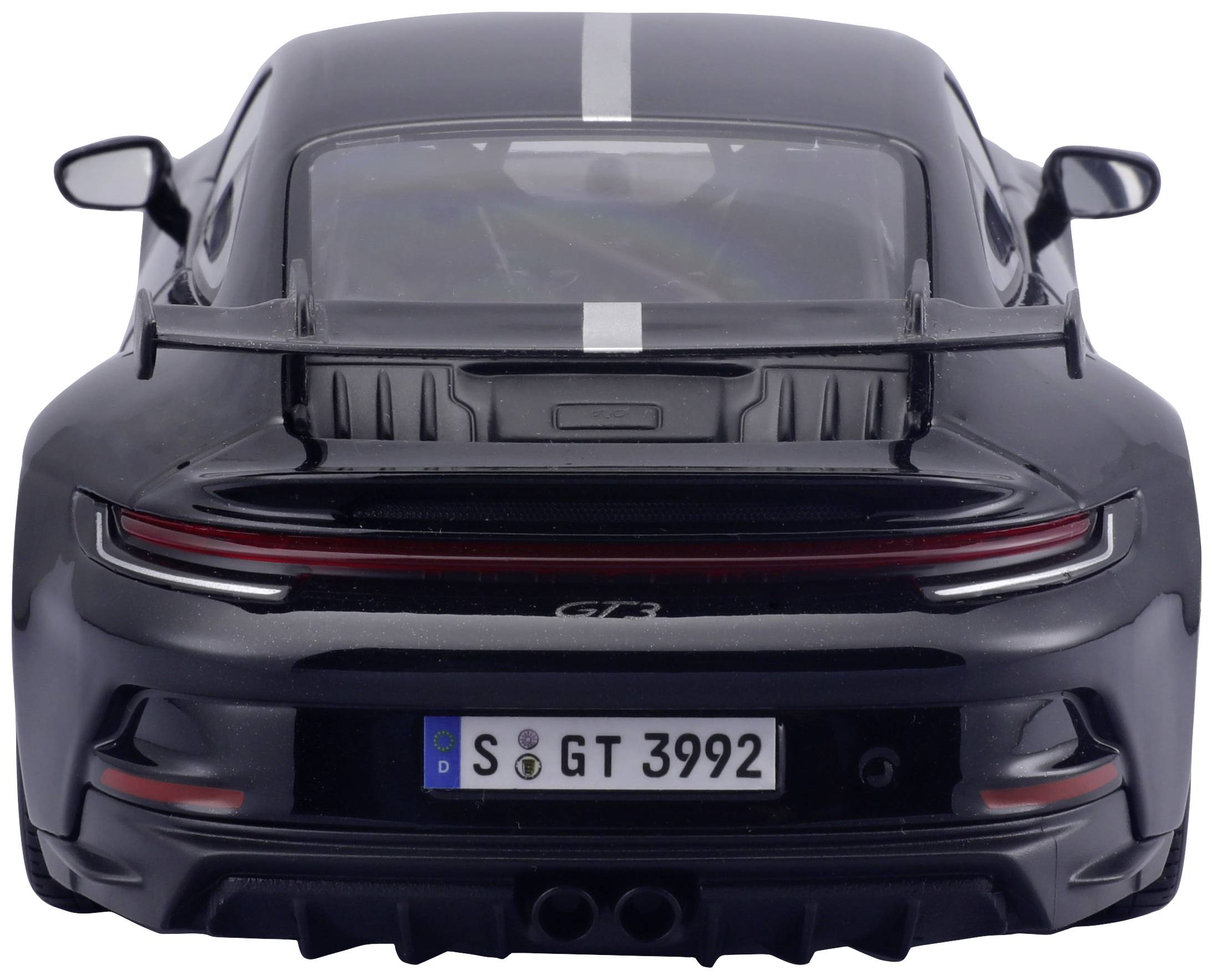 Das Bild zeigt das Heck eines schwarzen Sportwagens mit einem weißen Streifen und Nummernschild 'S GT 3992'.