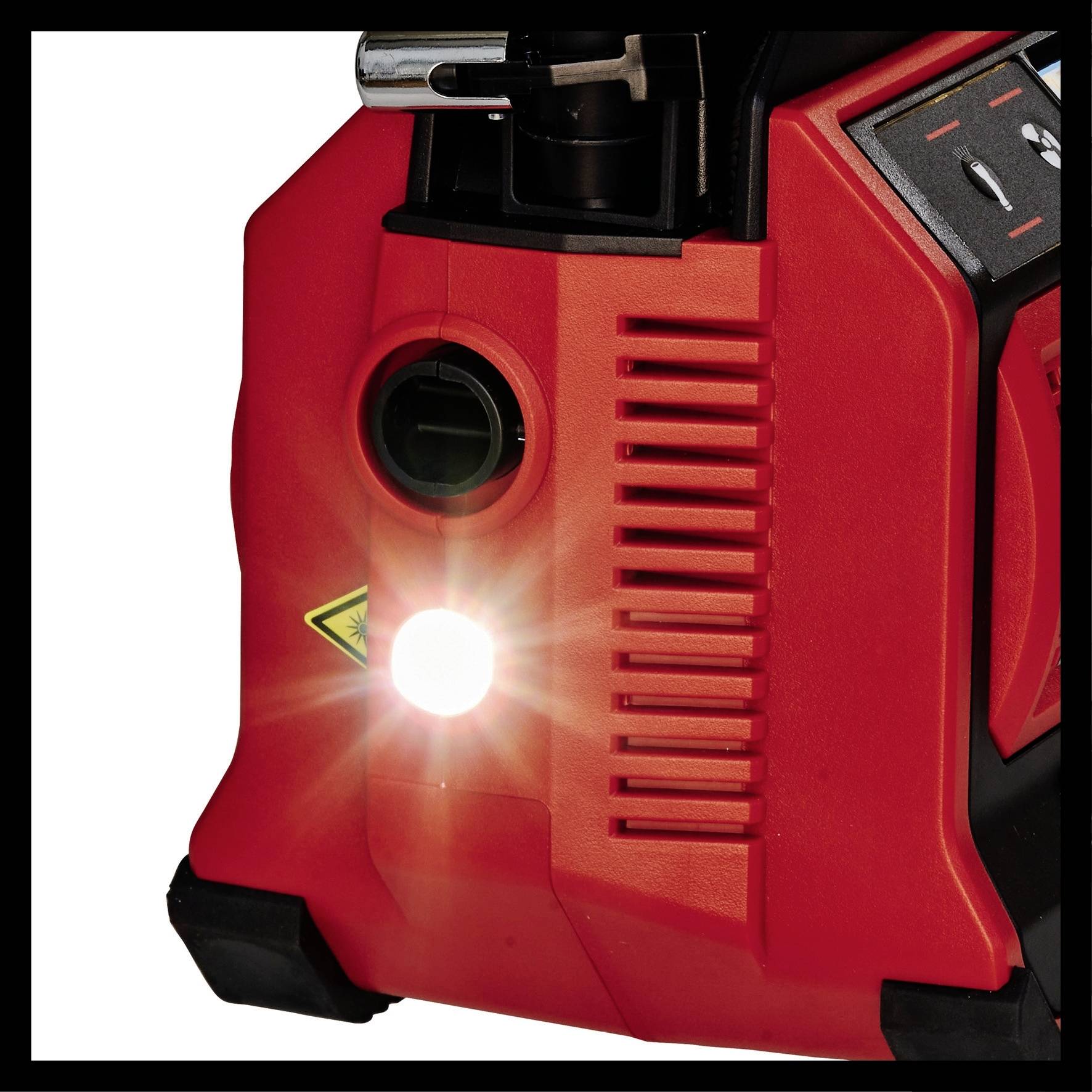 Rote tragbare Luftpumpe mit integriertem Licht, für den Einsatz bei Dunkelheit. Kompaktes Design für einfache mobile Nutzung.