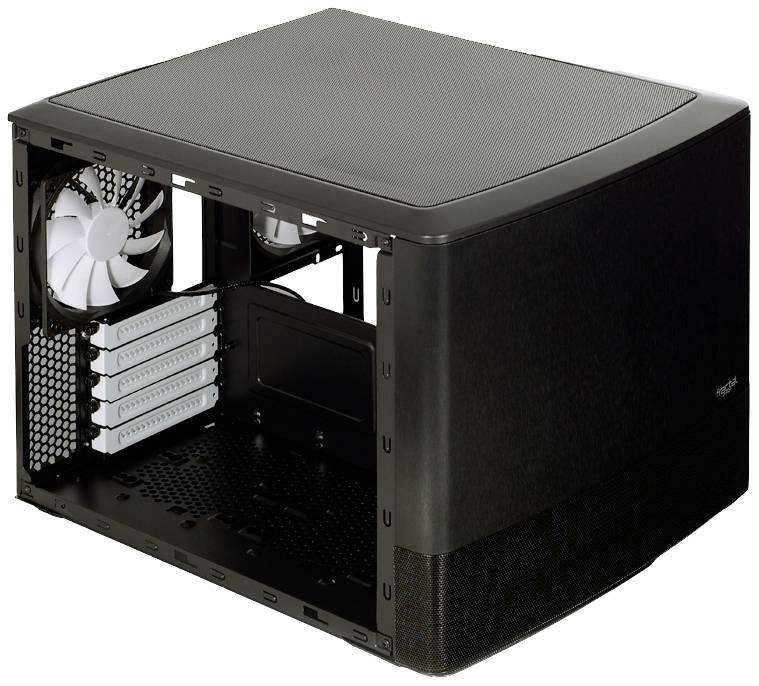 Leeres schwarzes Computergehäuse mit Lüfter und mehreren Erweiterungssteckplätzen, geeignet für den Bau eines PCs.