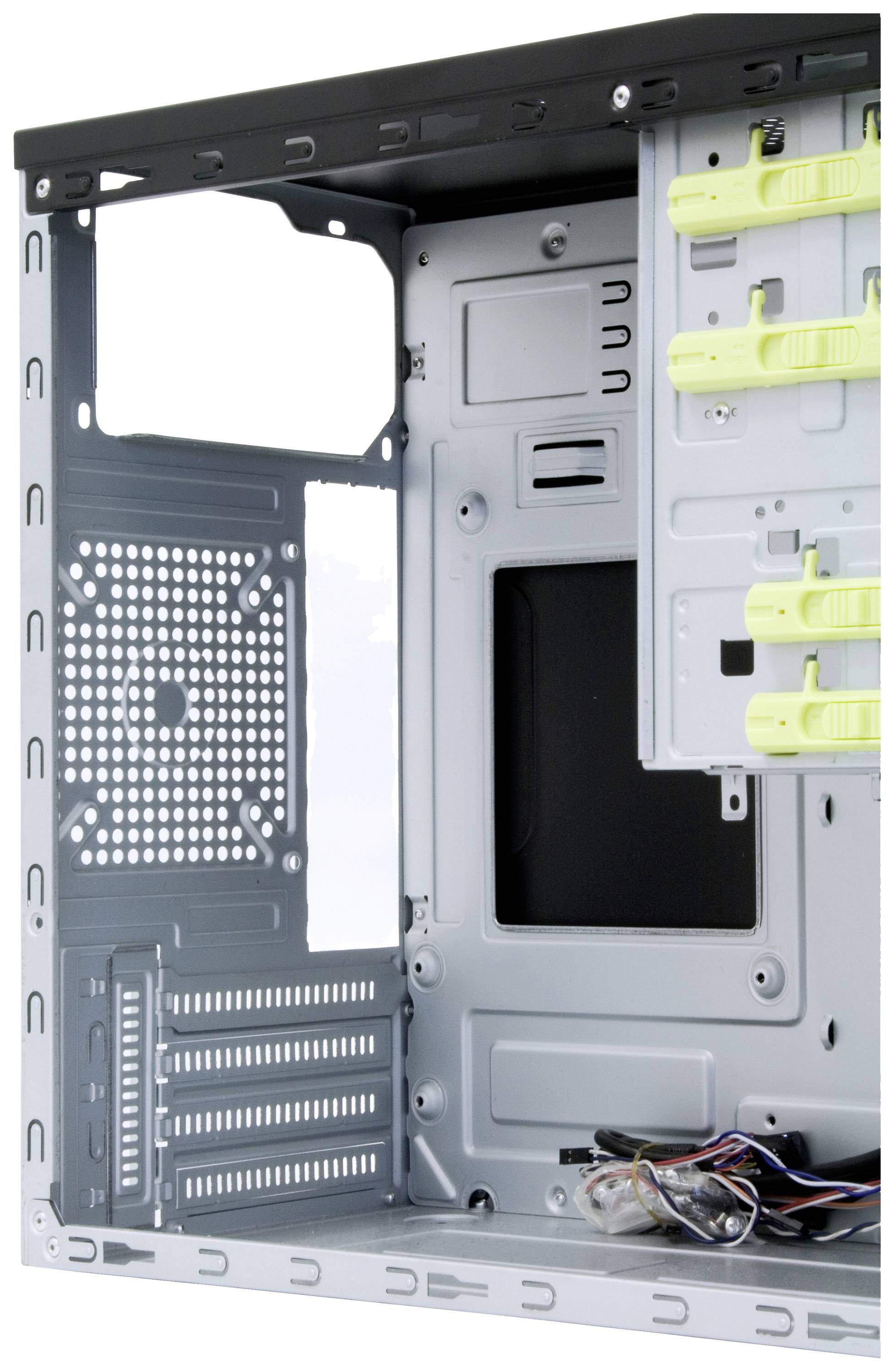 Innenansicht eines leeren Computergehäuses mit sichtbaren Laufwerkschächten und Kabeln. Geeignet zur Montage von PC-Komponenten.