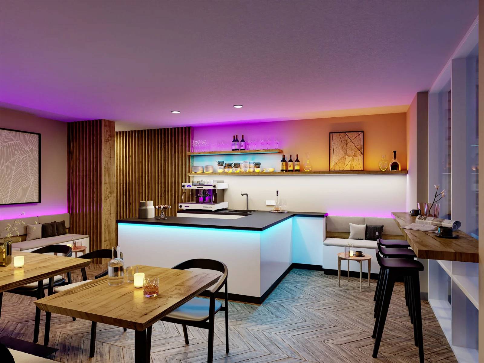 Eine stilvolle, moderne Lounge-Bar mit lebendiger Beleuchtung. Holztische und Barhocker umgeben eine Theke mit Regalen voller Flaschen.