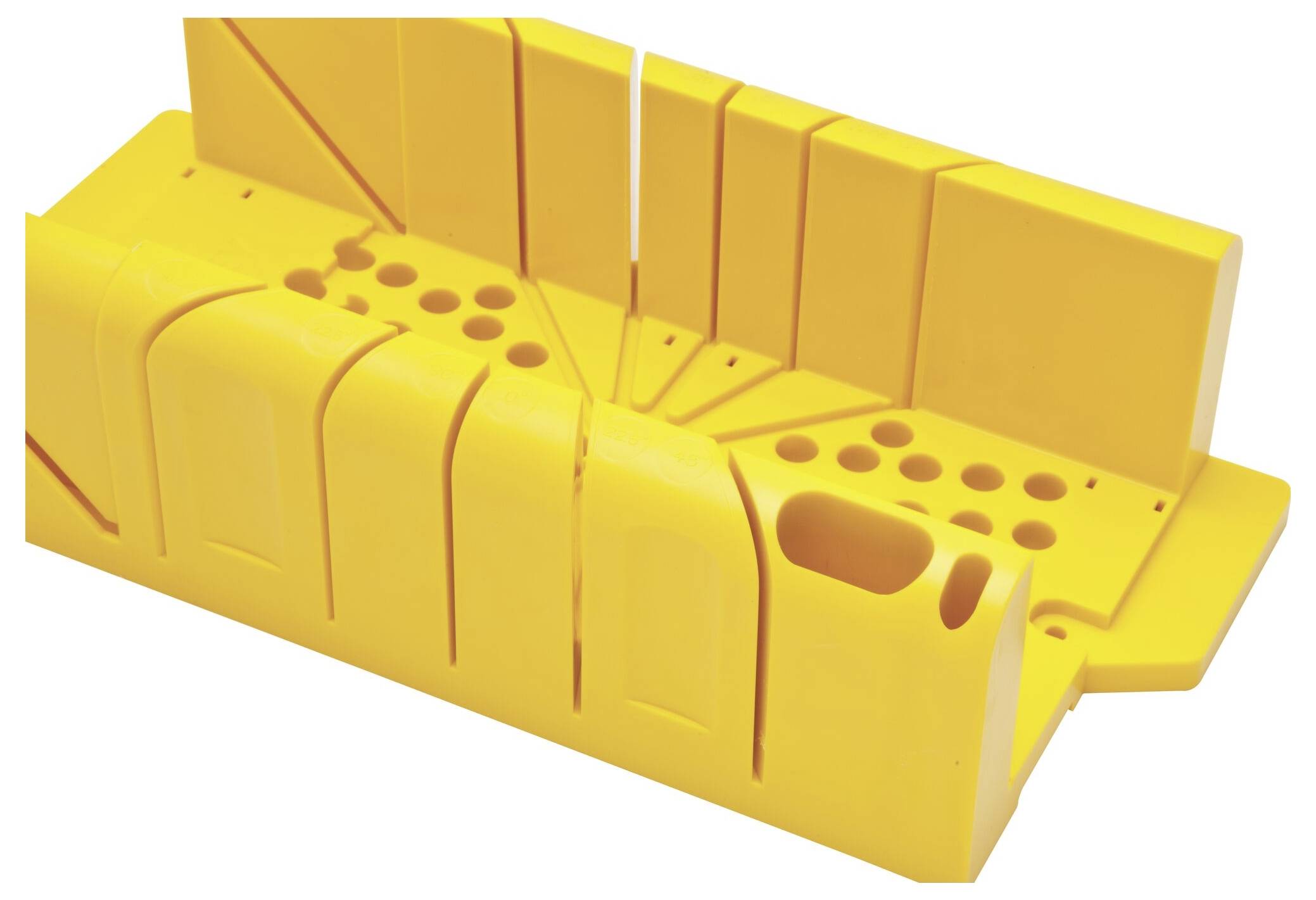 Gelbe Gehrungslade mit Schlitzen für präzises Sägen in verschiedenen Winkeln, hauptsächlich 45 und 90 Grad, zur Holzverarbeitung geeignet.