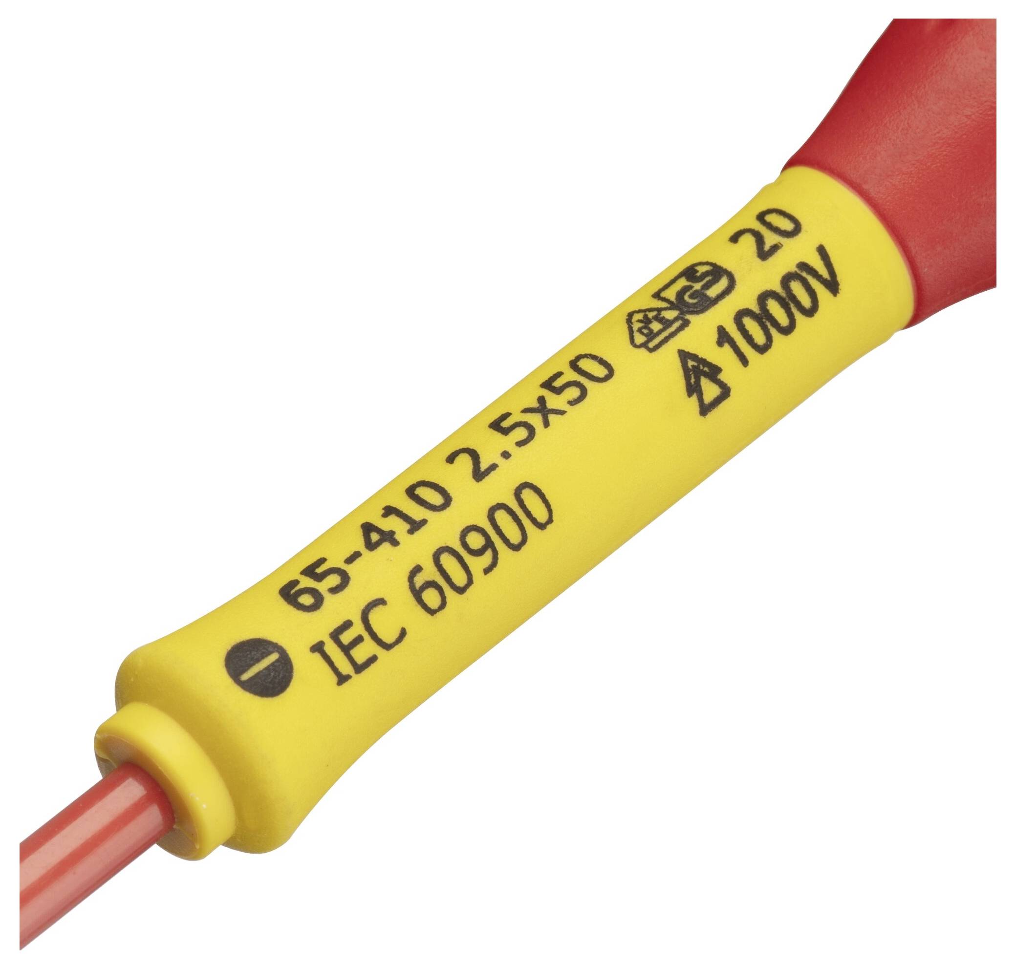 'Nahaufnahme eines Schraubendrehers mit gelbem Griff. Beschriftungen 'IEC 60900', '1000V', '65-410 2.5x50' und Sicherheitssymbole sichtbar.'