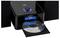 Schwarzer CD-Player mit blau beleuchteten Bedienelementen, offenes Laufwerk mit einer CD und digitales Display, das „0P" anzeigt.