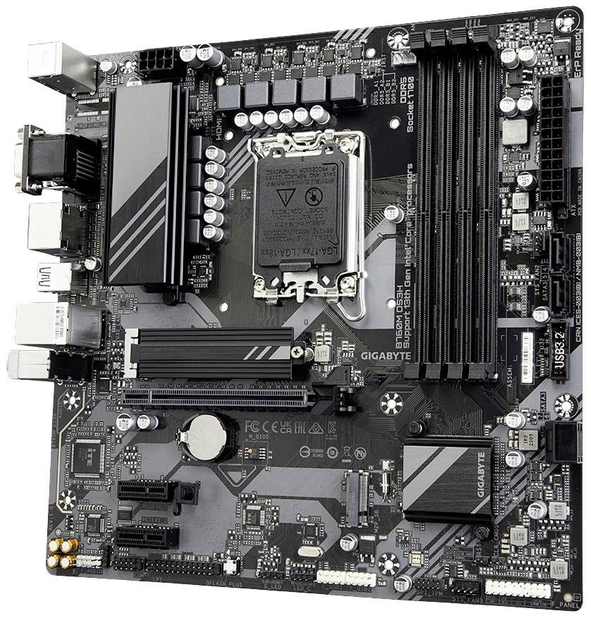 Motherboard mit mehreren Steckplätzen und Anschlüssen, markiert mit 'Gigabyte'. Enthält CPU-Sockel und RAM-Steckplätze.