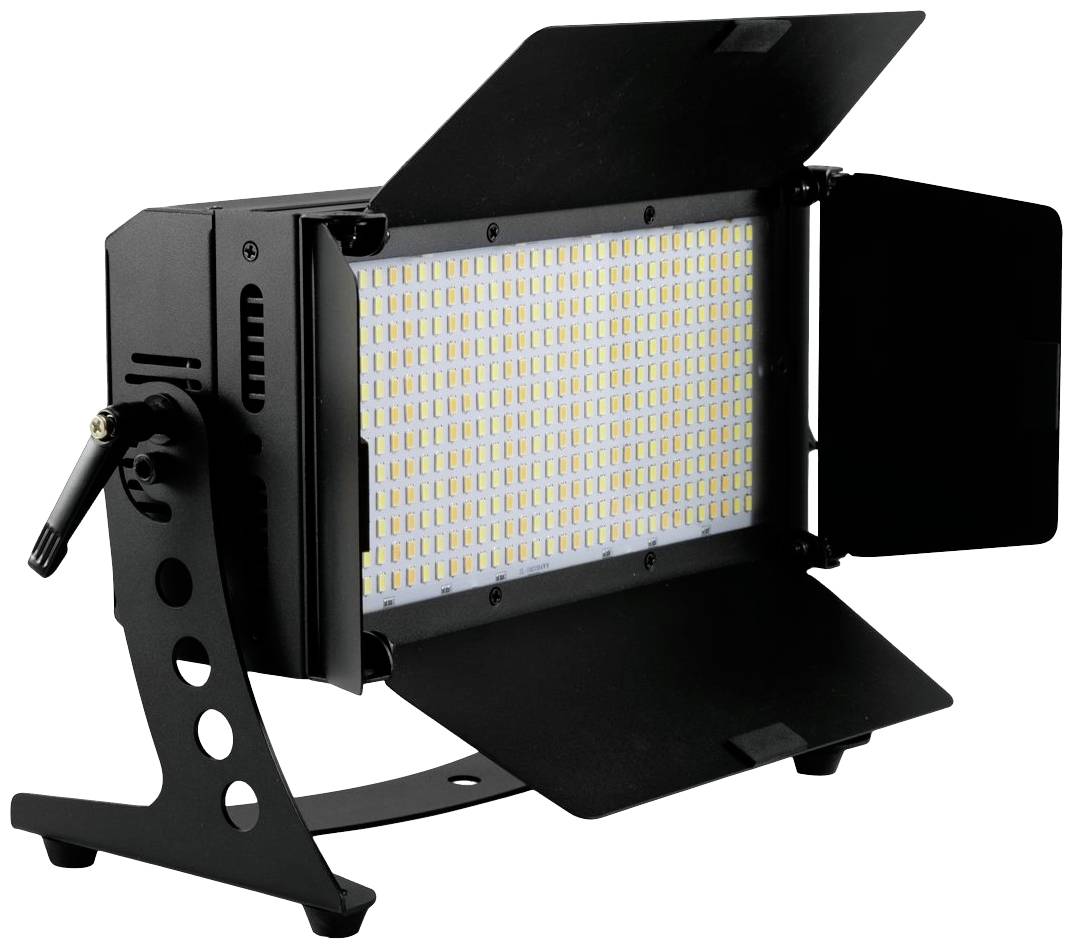 LED-Strahler mit einstellbaren Flügeltüren zur Lichtsteuerung, gezeigt in einem seitlichen Winkel, betriebsbereit auf einem Ständer.