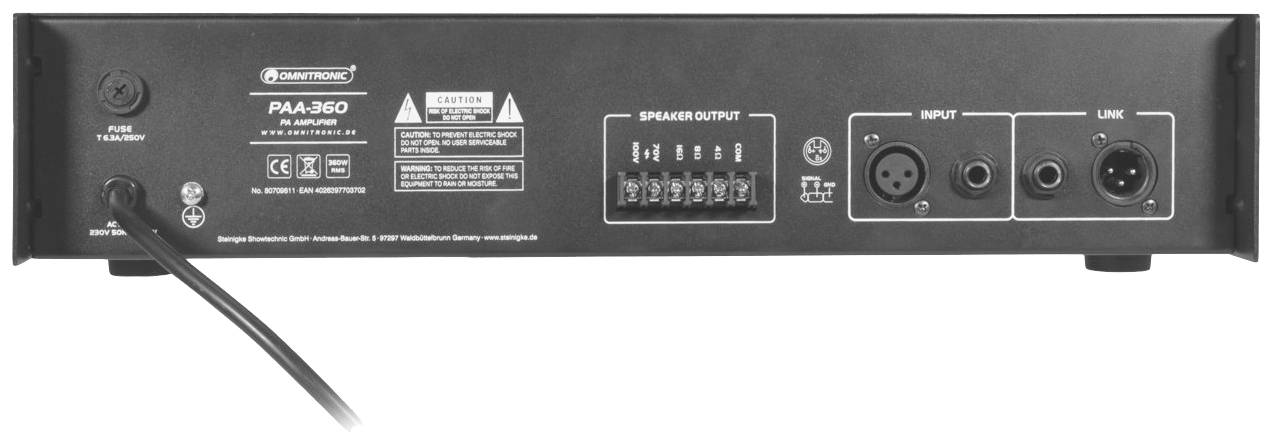 Rückseite eines Verstärkers mit verschiedenen Anschlüssen für Lautsprecher, Eingänge und eine Netzsicherung. Marke und Modell sichtbar.